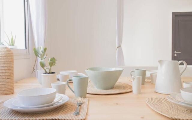 Modern European Apartment 1 min. walk to Beach