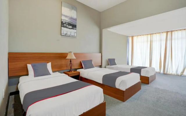 Collection O Padang near Mesjid Raya Syekh Ahmad Al-Minangkabawi formerly Hotel Surya Palace