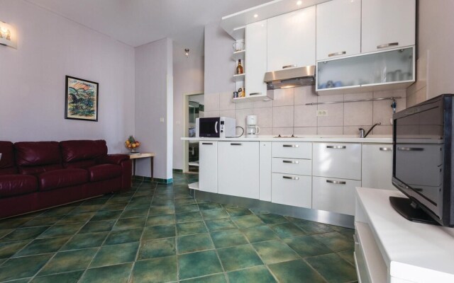 Amazing Home in Zadar With Wifi and 2 Bedrooms