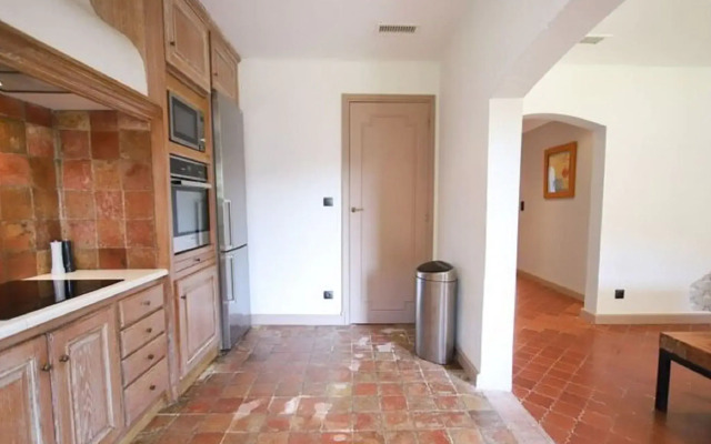 Cheerful Holiday Home in Grimaud With Private Pool