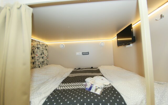 Kupe Capsule Hotel & Hostel