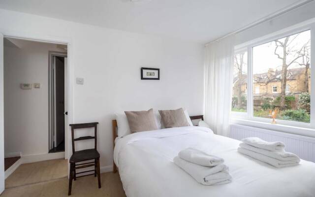 Lovely 2br Home in South London, 4 Guests