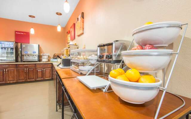 Comfort Suites Rochester Henrietta University Area