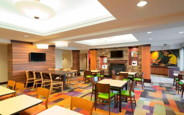 Fairfield Inn & Suites State College