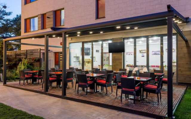 Tomis Garden Aparthotel