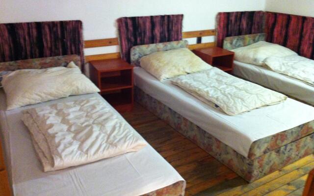 Season Hostel 2