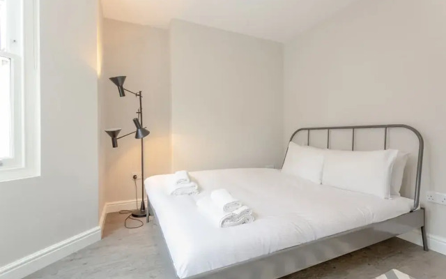 Spacious 1 Bedroom Flat With Garden