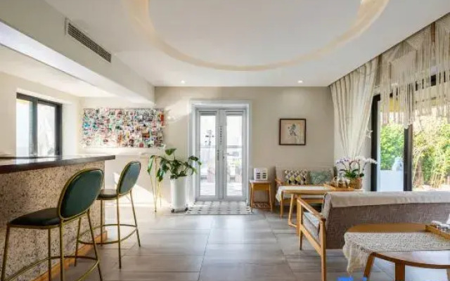 Nayuta Smart Sea-view Hostel (Qingdao Yinhai Dashijie)
