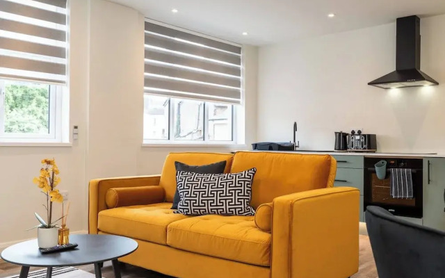 Aurum 6 - Chic 1BR Stay by DMU & City Centre