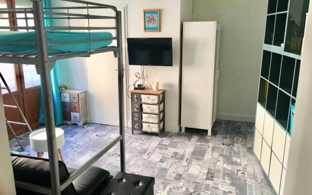 Apartment With one Bedroom in Frontignan, With Wonderful City View and Wifi - 1 km From the Beach