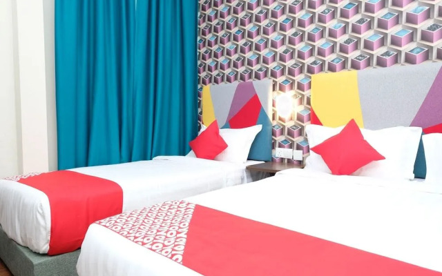 Oyo 1139 W Hotel Cemerlang