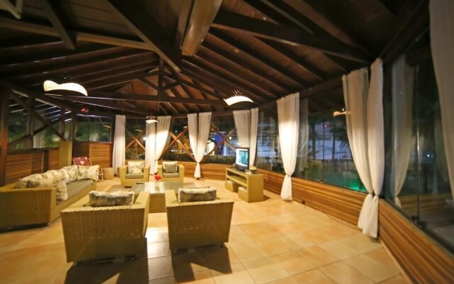 Coconut's Maresias Hotel