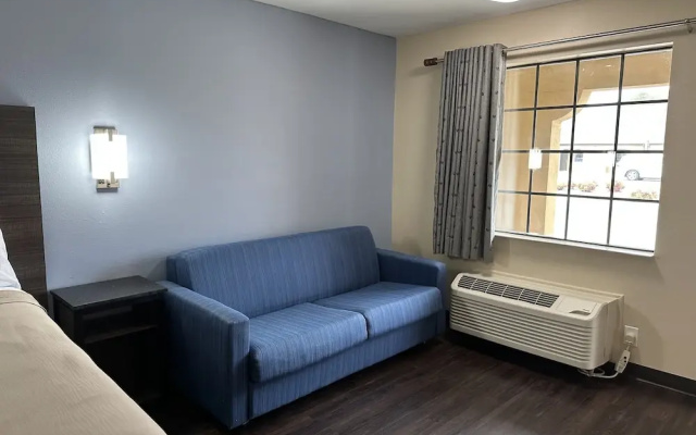 Express Inn & Suites
