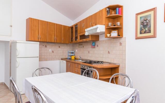 Nice Home in Pomer With Wifi and 3 Bedrooms