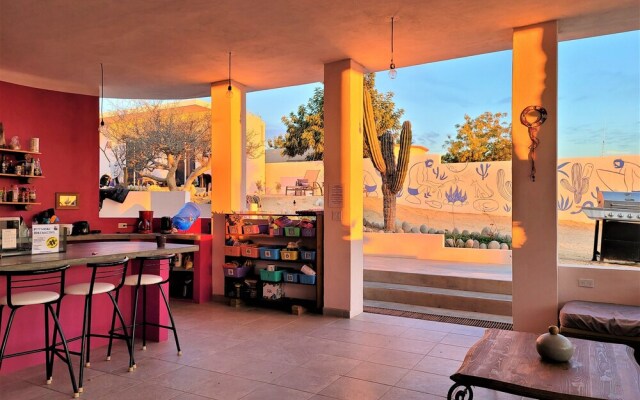 La Ventana Hostel and Hotel