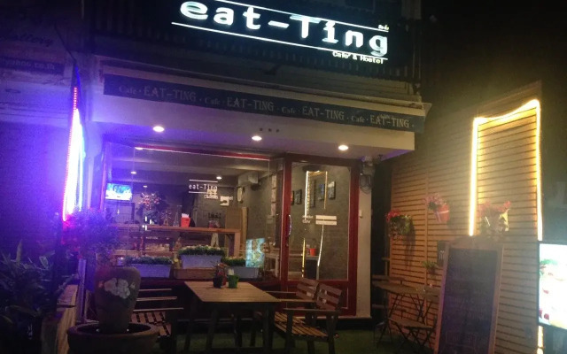 Eat - Ting Cafe and Hostel