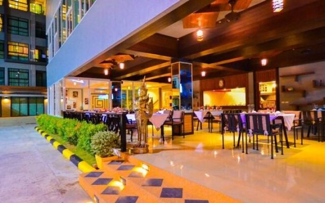 The Nice Condotel Bangtao Beach
