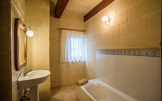 Ta' Karmni Farm Five Stars Holiday House