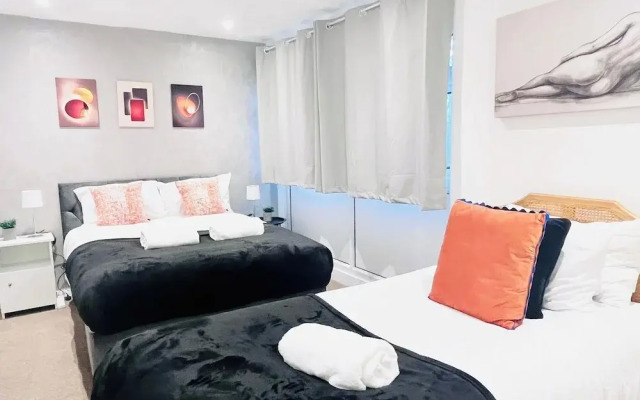 Charming 4 Bedroom Retreat in Canterbury City