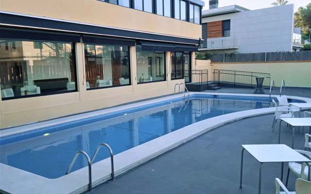 Hotel 153