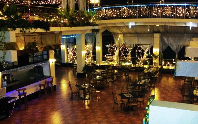 Plaza Alemania Hotel
