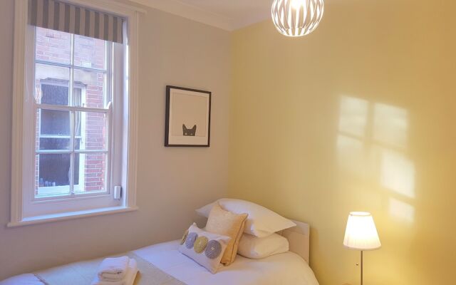 Woodstock Road Apartments (Peymans)