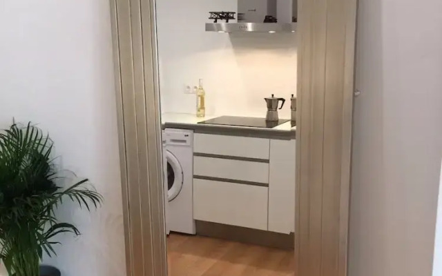 AHRO Suites Plaza María Guerrero 4