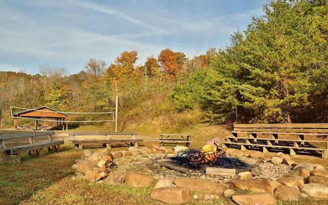 Ivy Falls 9 - Five Bedroom Chalet