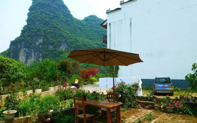 The Yangshuo Moon Resort