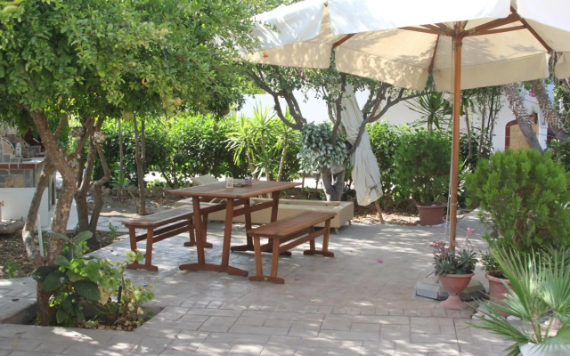 Paul's Garden Studios