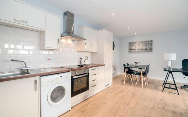 Luxury 2 Bed 2 Bath - Free Parking