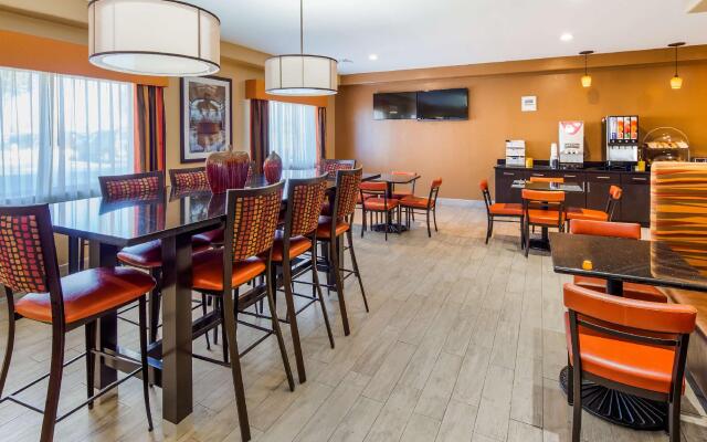Best Western Greentree Inn & Suites