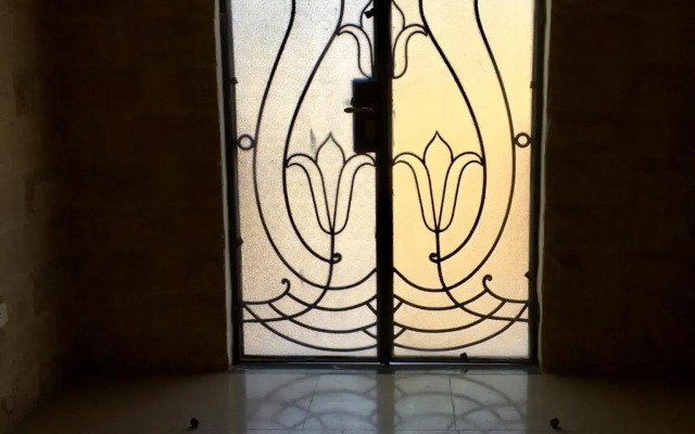 Jewel Howard Carter Hotel