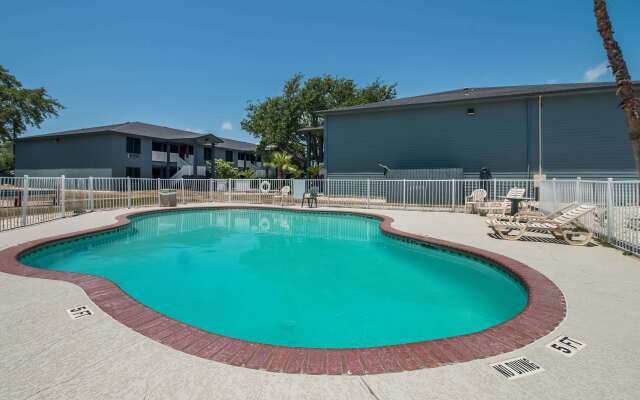 Econo Lodge Inn & Suites Fulton - Rockport