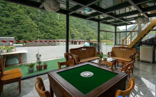 The Peace Inn – Entertainment – Shennongjia