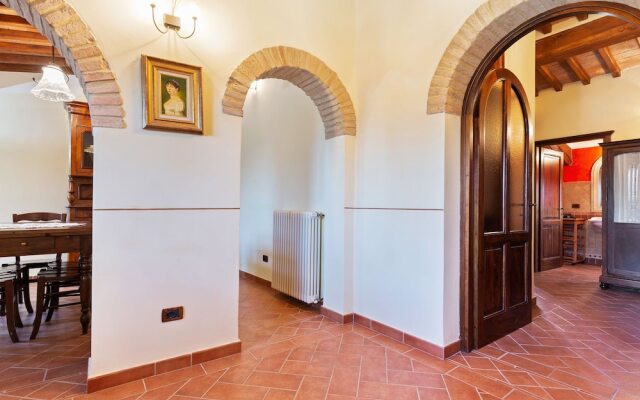 Secluded Holiday Home in Bibbiano With Courtyard