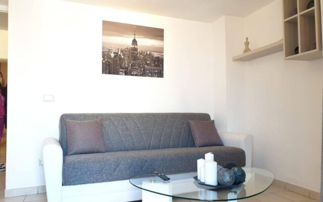 Charming 1-bed Apartment in Napoli