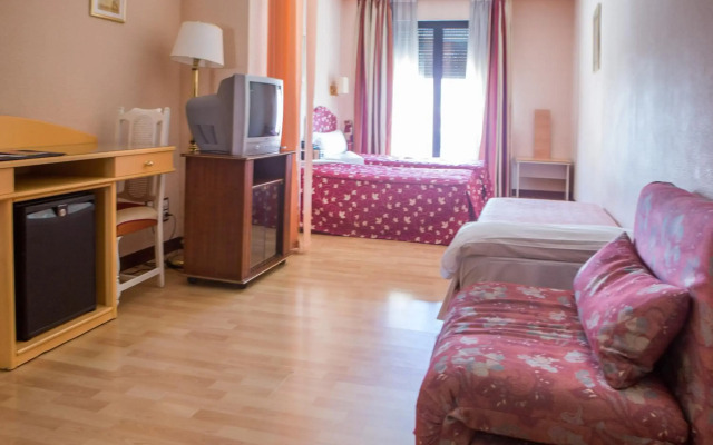 Tibur Hotel