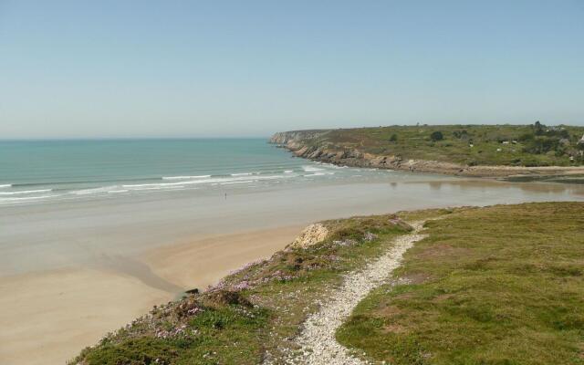 Holiday Home With sea Views, Tregarvan