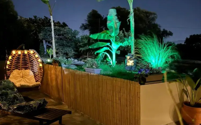 Casa Terra is Near Hillside Area Airport Beach
