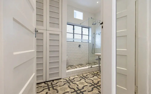 Clifton YOLO Spaces – Clifton Sea View Apartments