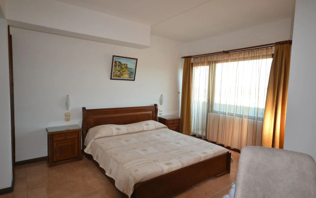 Hotel More