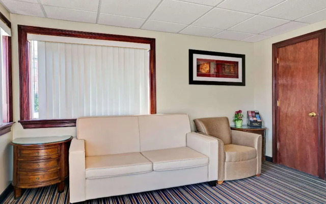 Super 8 by Wyndham Newark DE