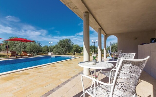 Nice Home in Vodnjan With Wifi and 3 Bedrooms