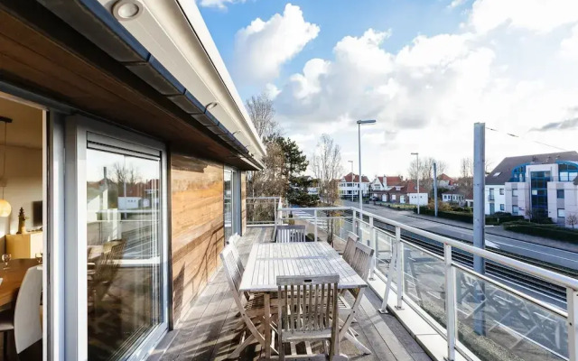 Maeterlinck 201 Sunny Penthouse in Koksijde