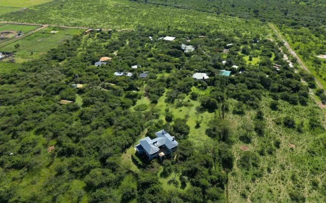 Punda Milias Lodge