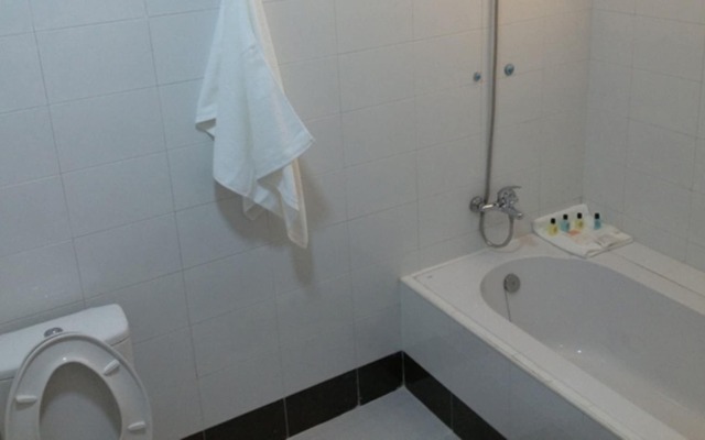 Holiday Hotel