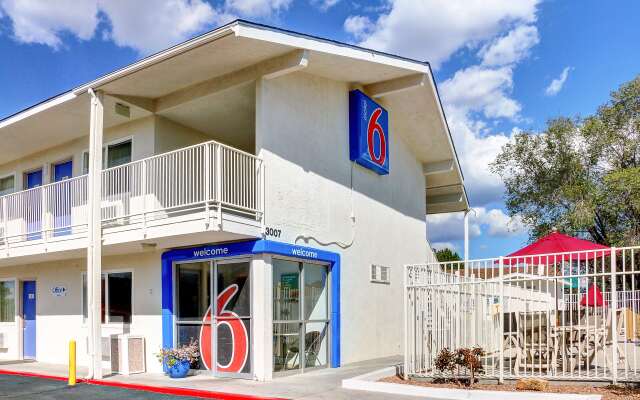 Motel 6 Santa Fe