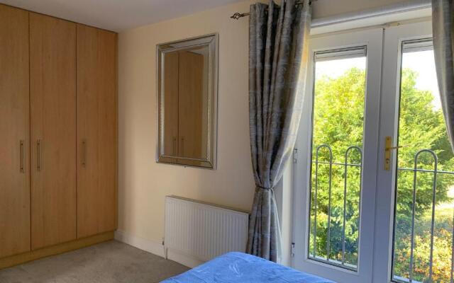 Two Bedroom Town House Beside The River Barrow