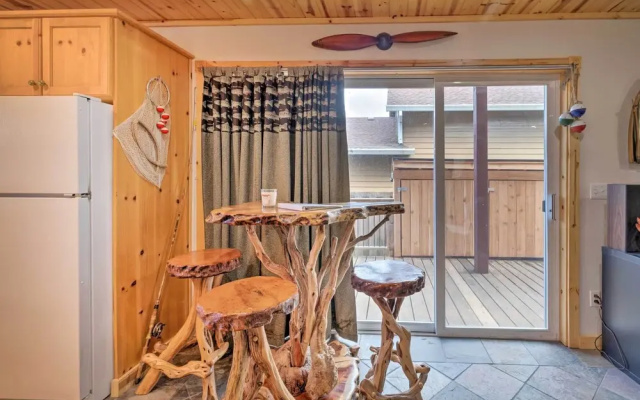 Rockaway Beach Hideaway w/ Hot Tub & Fireplace!